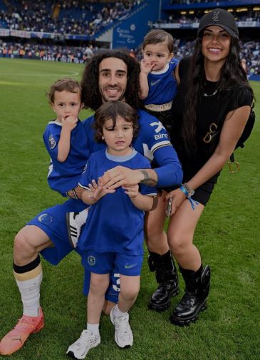Patricia Cucurella son Marc Cucurella with his girlfriend and children